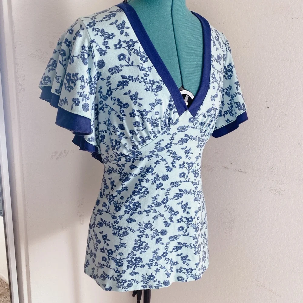 SOLD FLORAL Ruffle Blouse size L - Picture 13 of 16